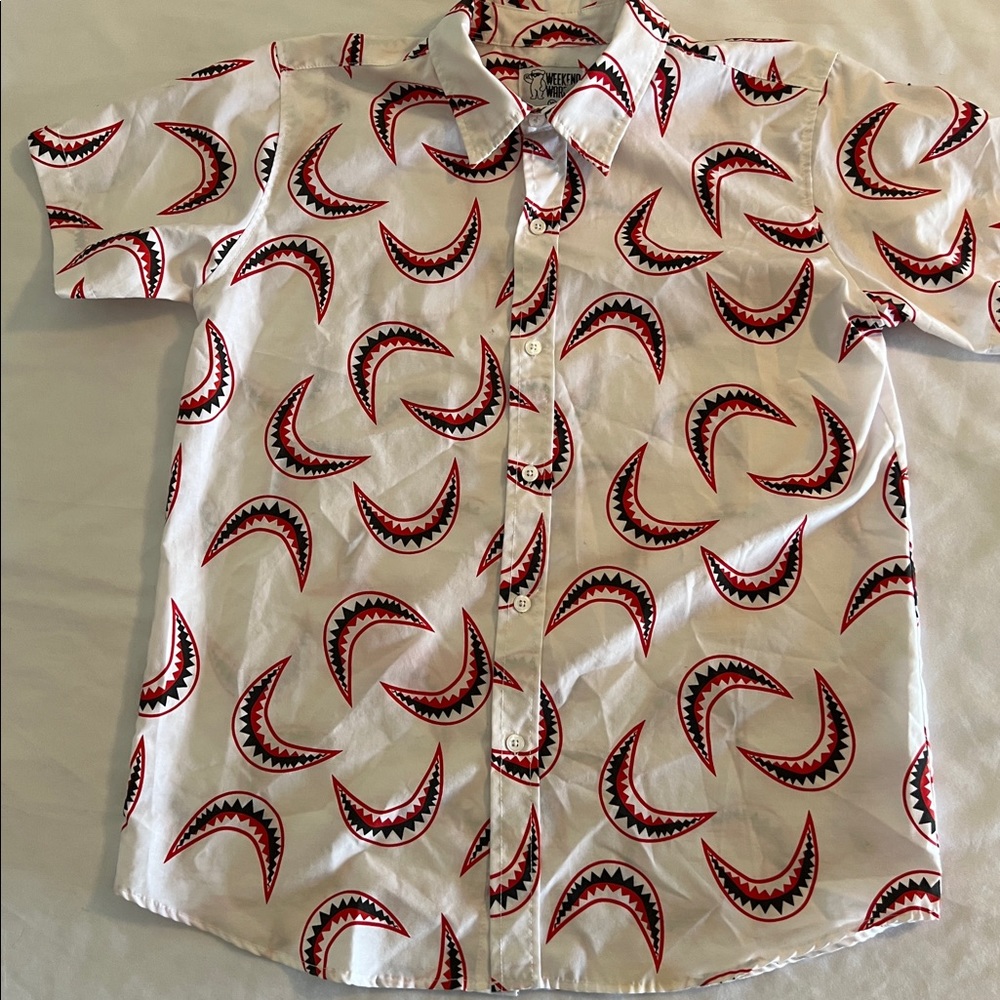 XL Weekend Warrior Kids boys Shark Teeth Print short
sleeve shirt white black re